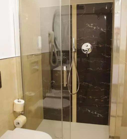 片側に海が見えるデラックスルーム, Grand Hotel Esplanada
