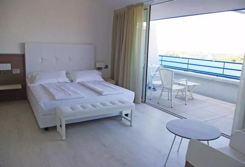 片側に海が見えるデラックスルーム, Grand Hotel Esplanada