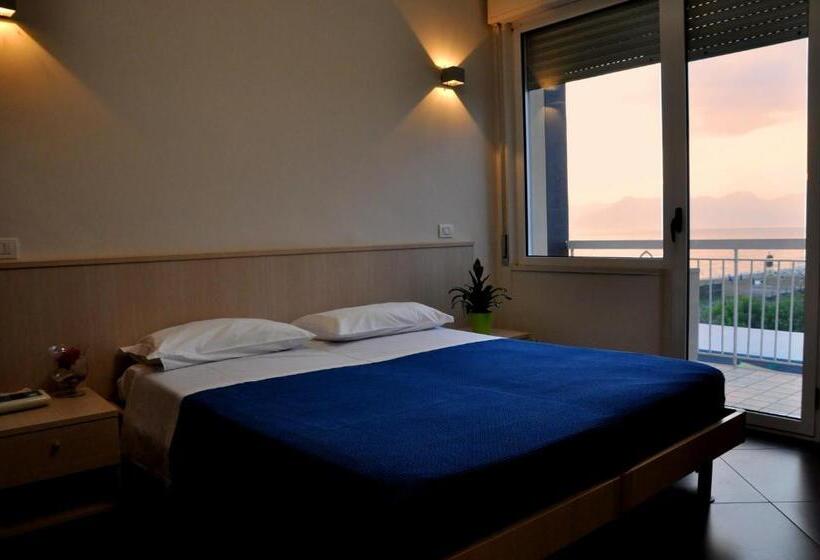 Номер Стандарт Вид на Море, Albergo Riviera Spineta