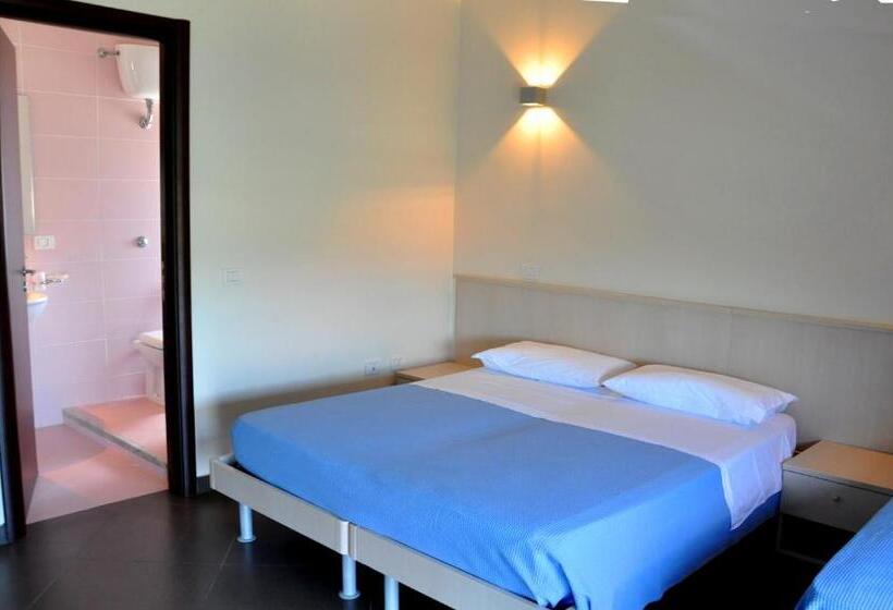 Трехместный Superior Вид на Море, Albergo Riviera Spineta