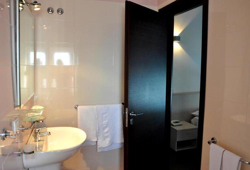 Трехместный Superior Вид на Море, Albergo Riviera Spineta