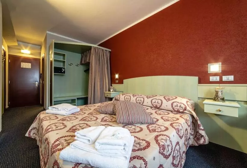 اتاق استاندارد سه نفره, Astoria Cervinia