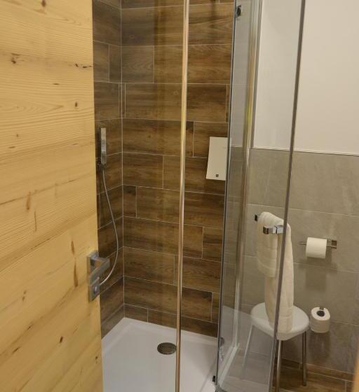 コンフォートルーム, Azola