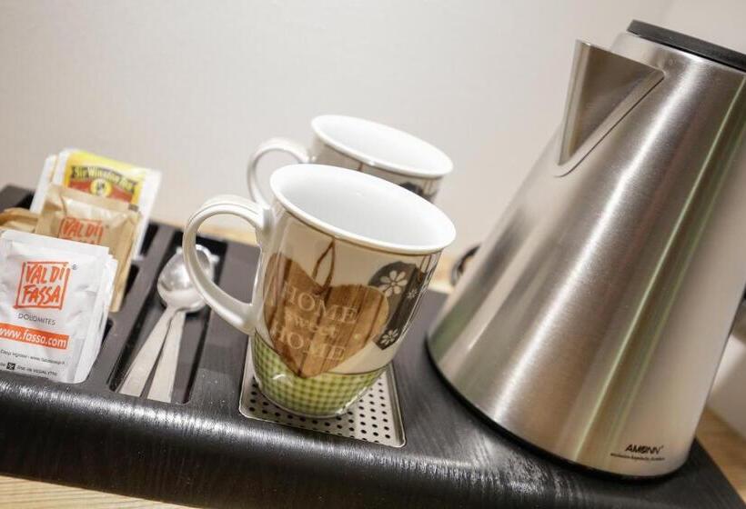 マウンテンビュースタンダードルーム, Azola