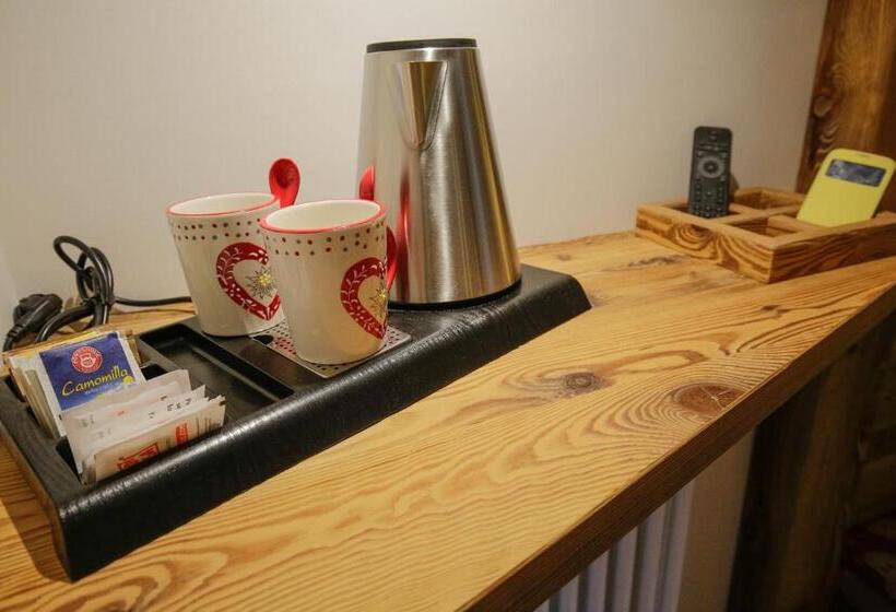 マウンテンビュースタンダードルーム, Azola