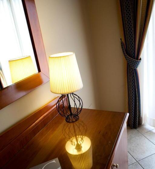 غرفة قياسية ثلاثية, Barbieri