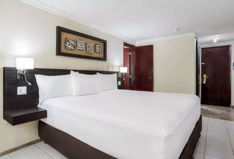 سوییت, Copantl Hotel & Convention Center