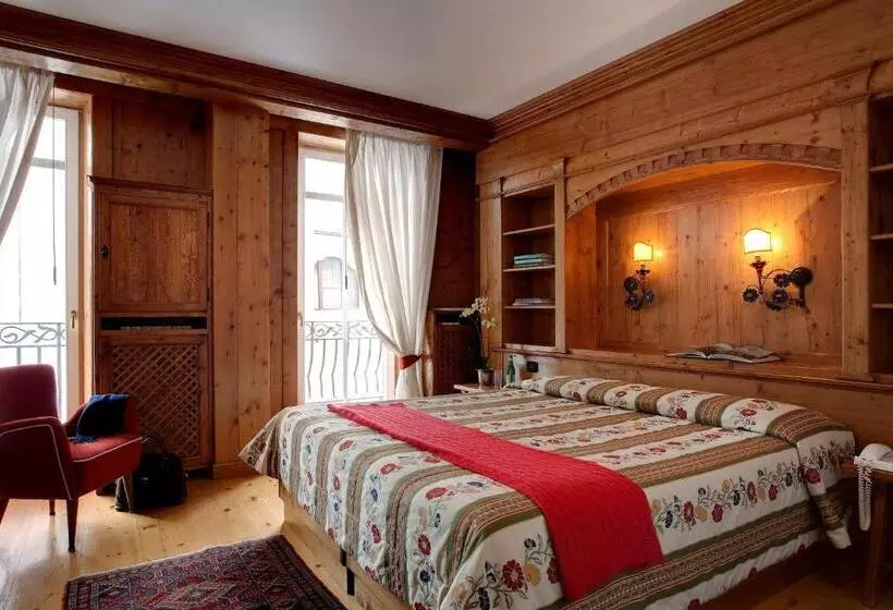 اتاق لوکس, Cortina