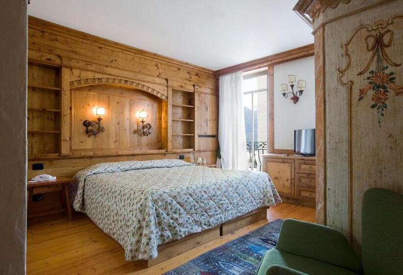 Номер Deluxe, Cortina