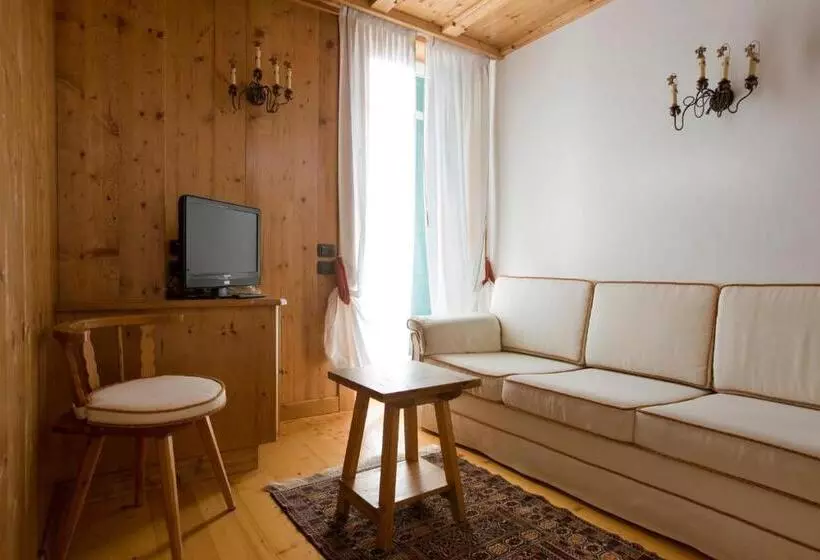 سوییت جونیور, Cortina