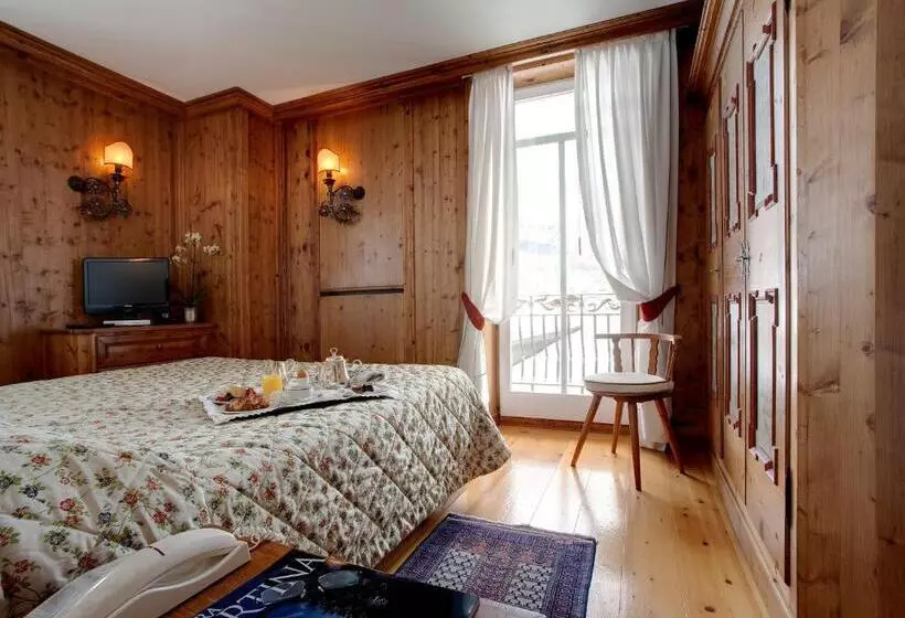 سوییت جونیور, Cortina