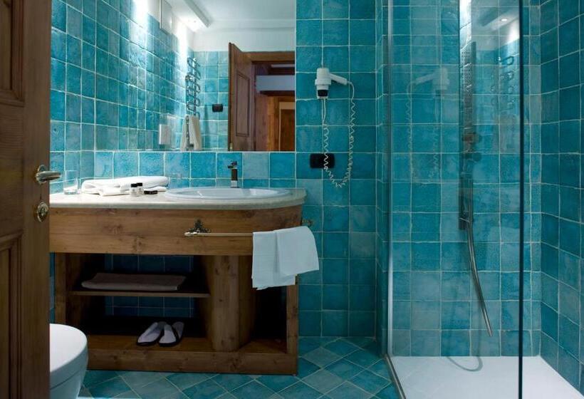 Полулюкс, Cortina