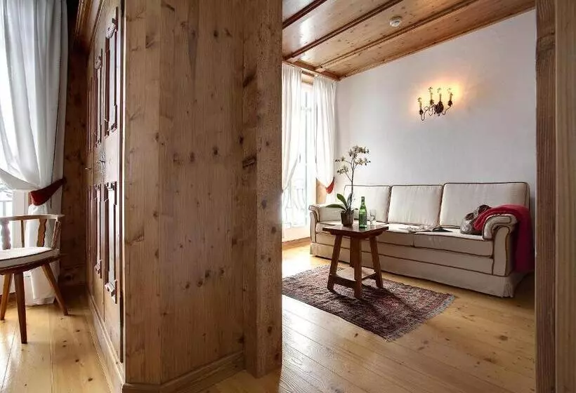 سوییت جونیور, Cortina