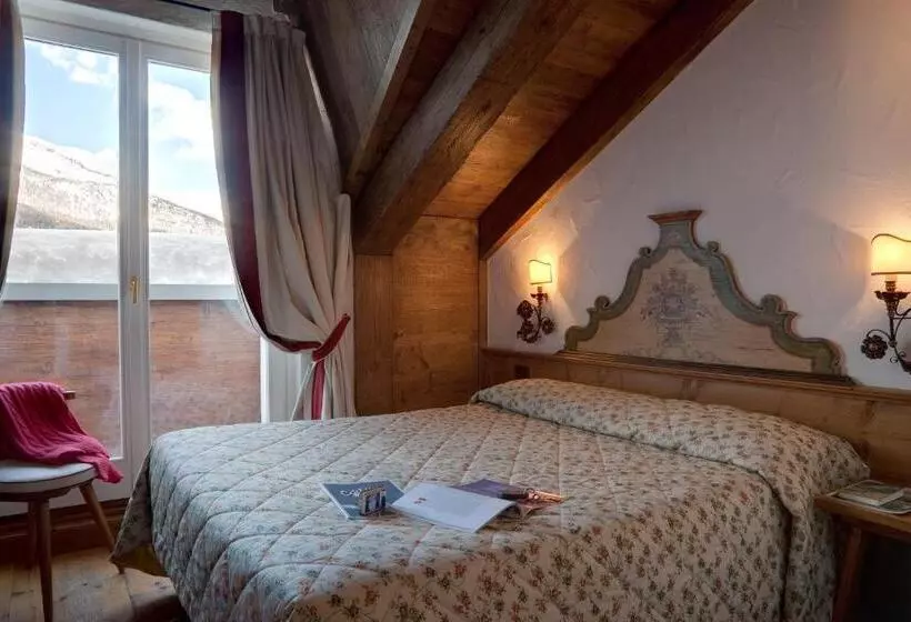 اتاق استاندارد یک نفره, Cortina