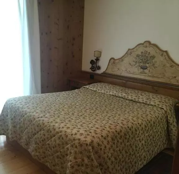 اتاق استاندارد یک نفره, Cortina