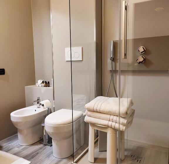 标准三人间, Cristallo