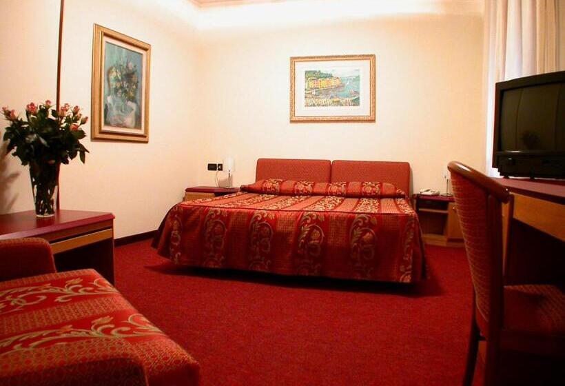 标准三人间, Cristallo