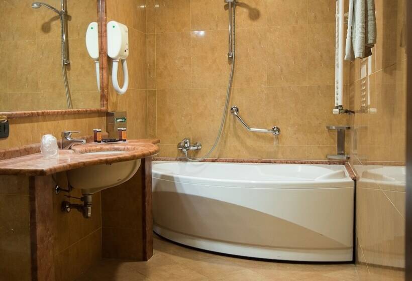 スタンダード４人部屋, Della Valle