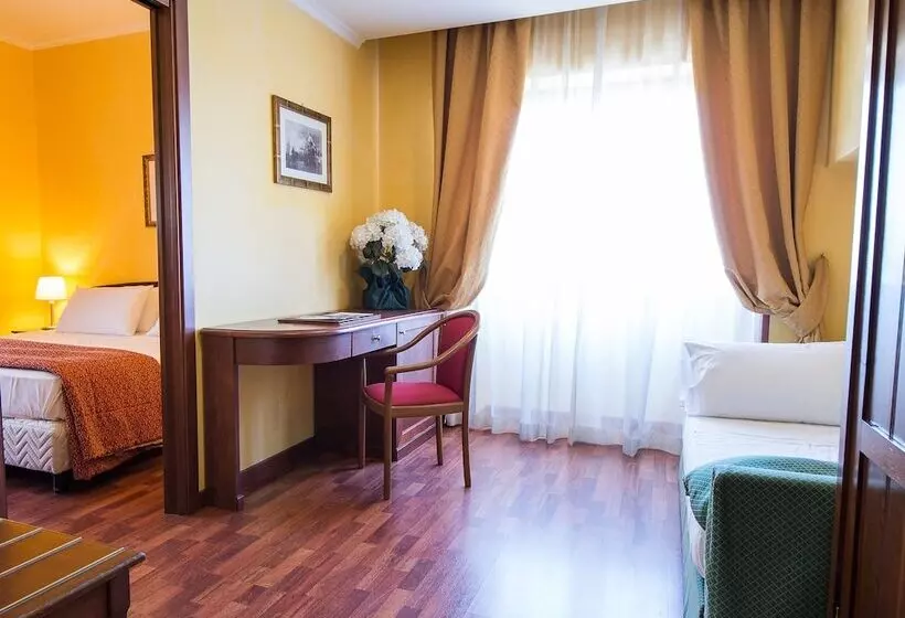 Cameră Cvadruplă Standard, Della Valle