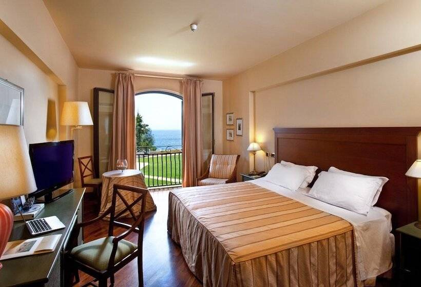 غرفة قياسية مطلّة علي البحر, Grand Hotel Baia Verde