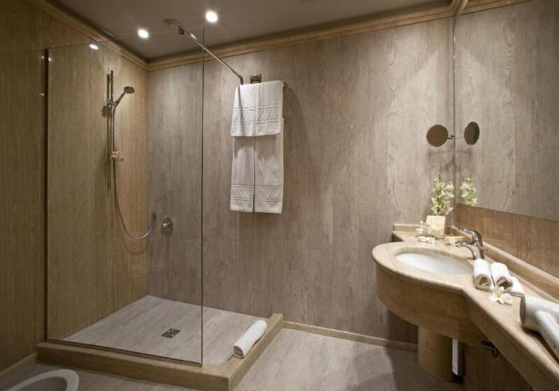 غرفة سوبيريور مطلّة علي البحر, Grand Hotel Baia Verde