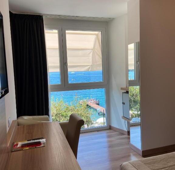 小型套房带阳台, Kriss Internazionale