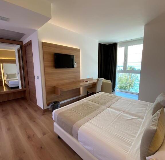 バルコニー付きジュニアスイート, Kriss Internazionale