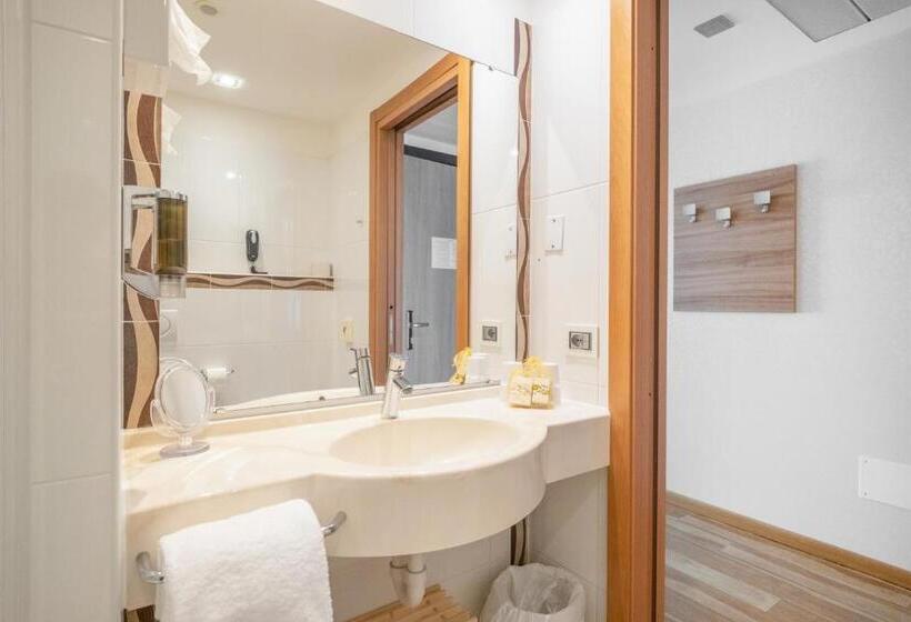 小型套房带阳台, Kriss Internazionale