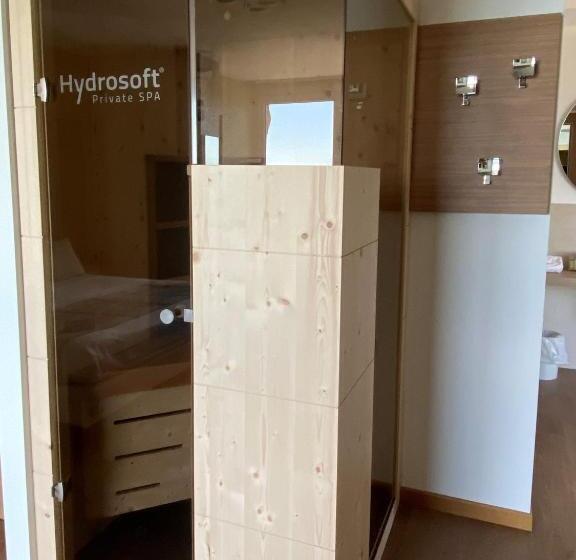 バルコニー付きジュニアスイート, Kriss Internazionale