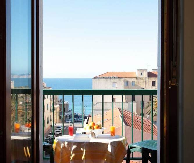 اتاق استاندارد چهارنفره با بالکن, La Margherita & Spa