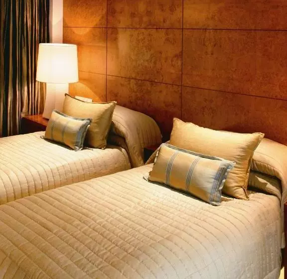 اتاق استاندارد با چشم‌انداز شهر, Mandarin Oriental Hong Kong