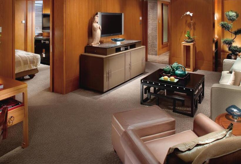 سوئیت با تخت بزرگ, Mandarin Oriental Hong Kong