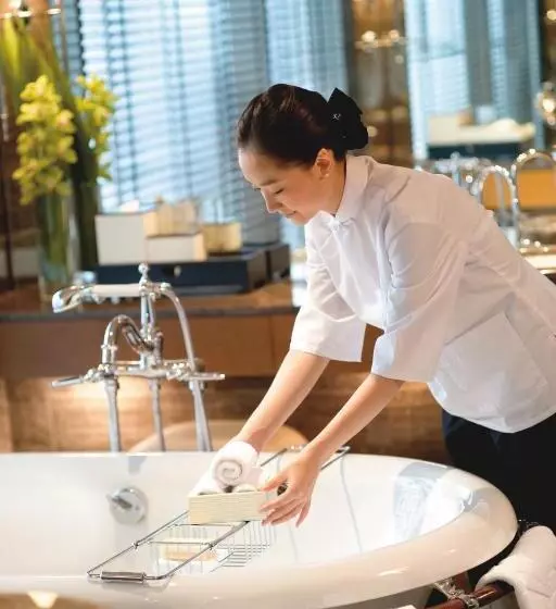 سوئیت با تخت بزرگ, Mandarin Oriental Hong Kong
