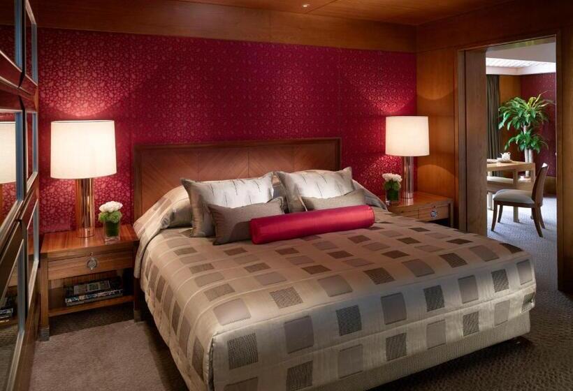 سوئیت با چشم‌انداز, Mandarin Oriental Hong Kong