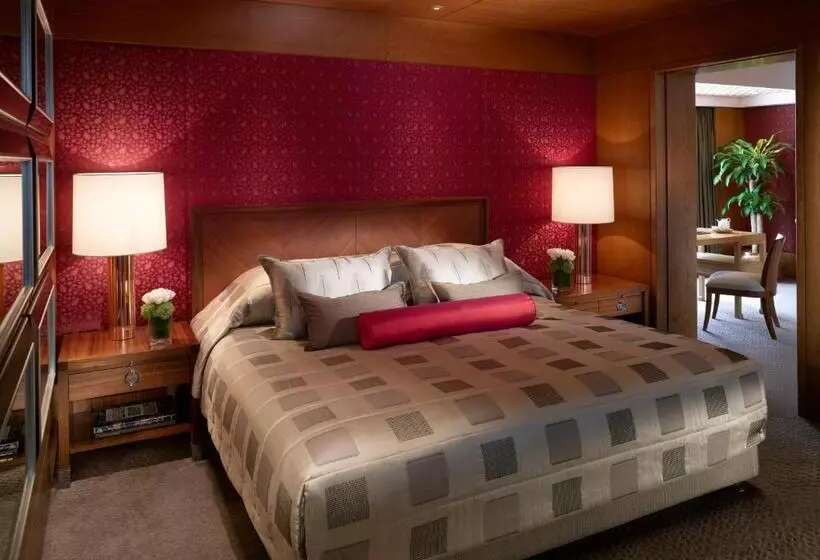 سوئیت با چشم‌انداز, Mandarin Oriental Hong Kong