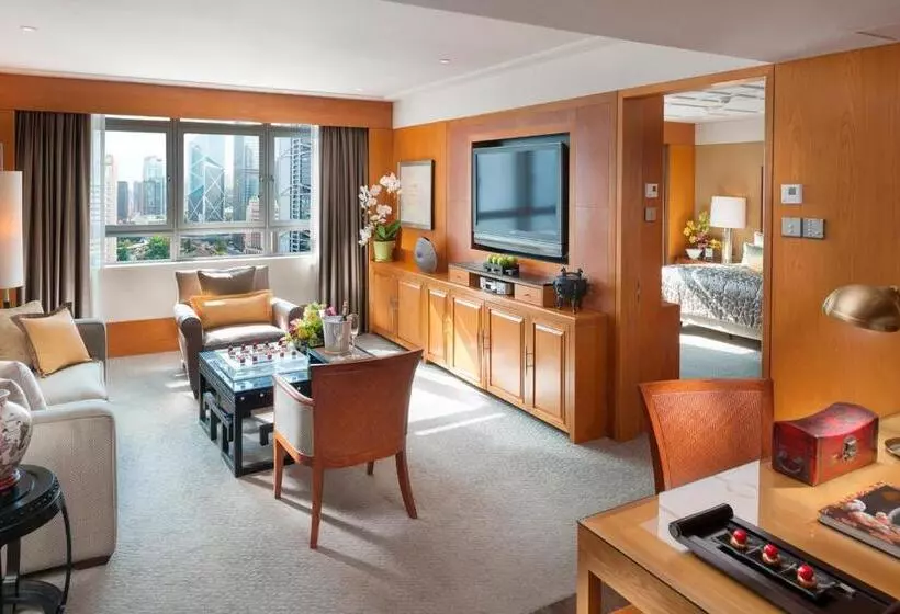 سوییت جونیور, Mandarin Oriental Hong Kong