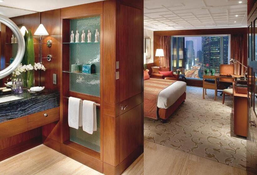 Club Room King Bed, Mandarin Oriental Hong Kong
