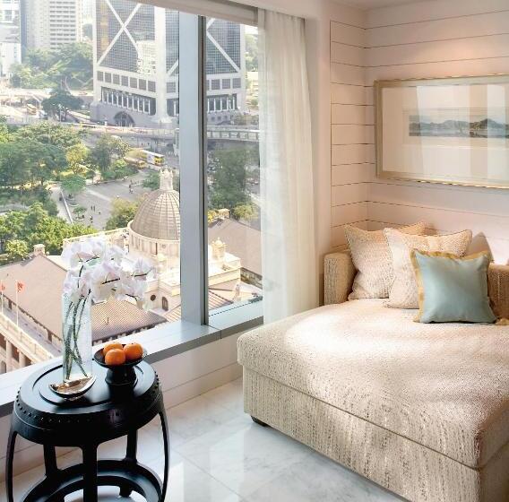 Club Room King Bed, Mandarin Oriental Hong Kong