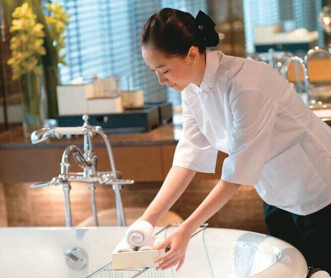 سوئیت با چشم‌انداز, Mandarin Oriental Hong Kong