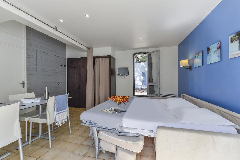 اتاق کلوب با چشم‌انداز, Mandarin Oriental Hong Kong