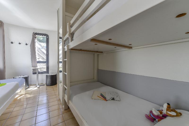 اتاق کلوب با چشم‌انداز, Mandarin Oriental Hong Kong