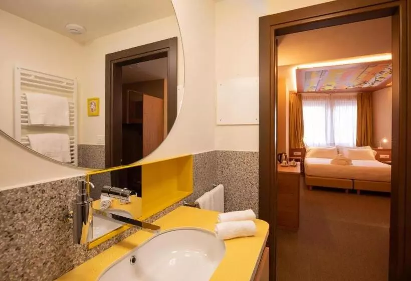 Chambre Standard, Omama