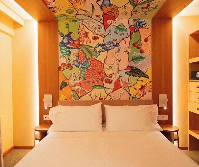 اتاق استاندارد, Omama