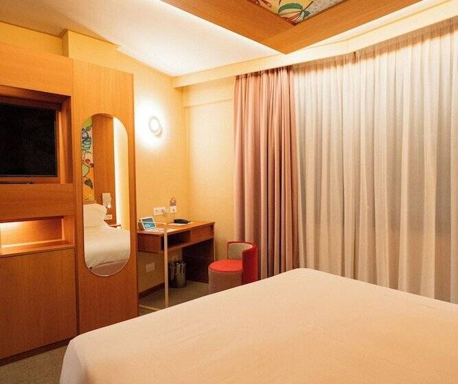 اتاق استاندارد, Omama