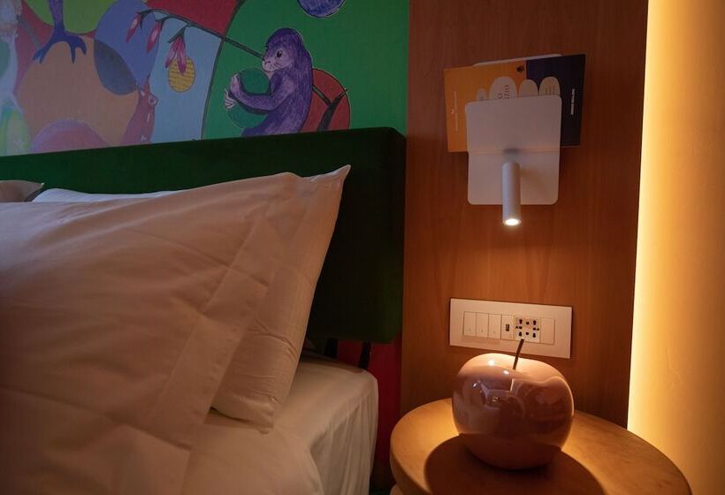 اتاق استاندارد, Omama