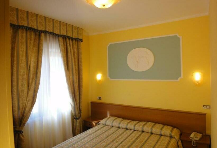 חדר אקונומי, Platani