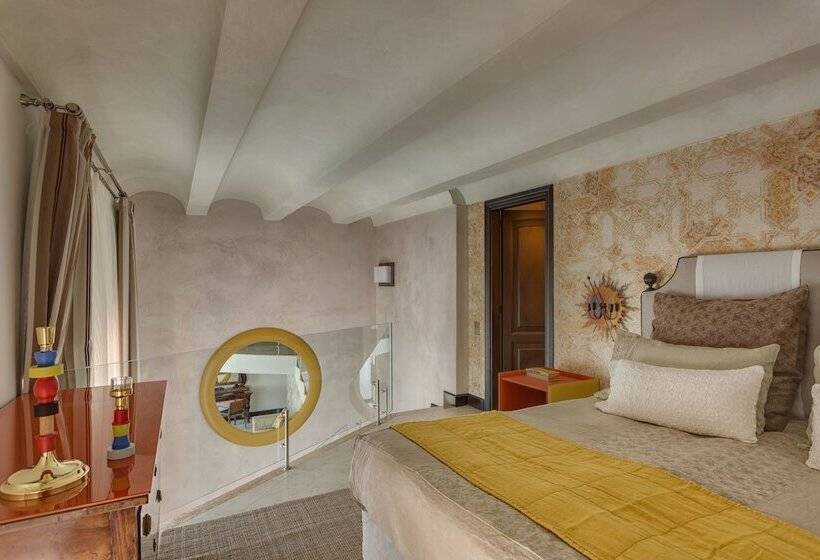 جناح جونيور مطلّ علي البحر, Punta Tragara