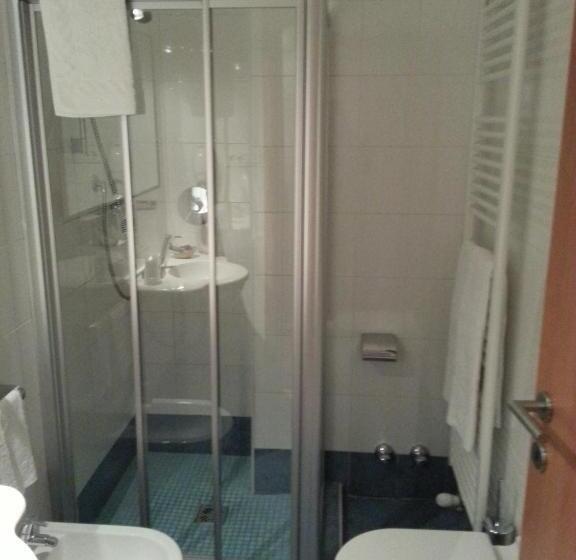 اتاق استاندارد یک نفره, Regina