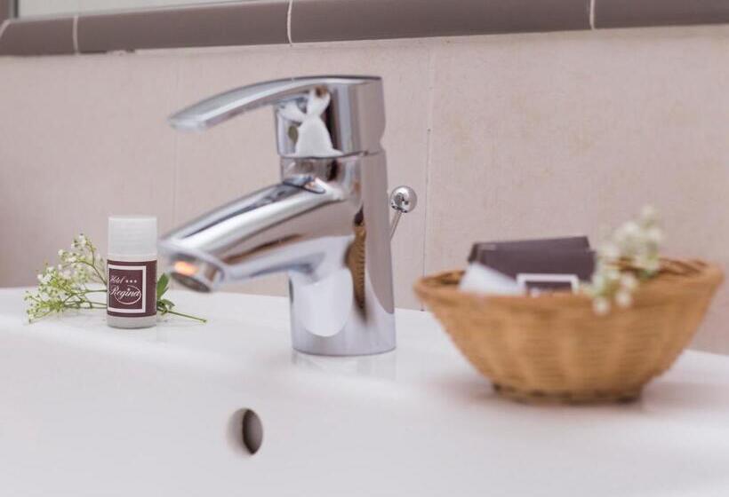 اتاق سوپریور سه تخته, Regina