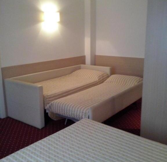 اتاق سوپریور چهار تخته, Regina